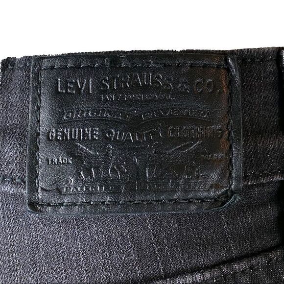 Levi’s 701 High Rise Skinny size 30 color- black sequin side stripe - Picture 5 of 11